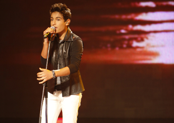 Nesta terça (14), Israel cantou Amigo Apaixonado, de Victor e Leo. Em seguida, cantou Pra Nunca Dizer Adeus, do Leonardo e Meu Universo É Você, do grupo Roupa Nova, em versão especial